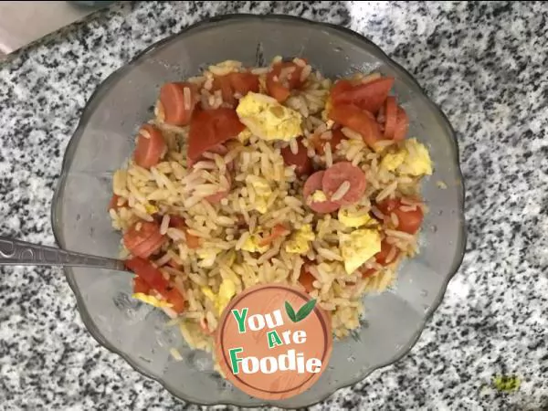 Fried rice with tomato and egg