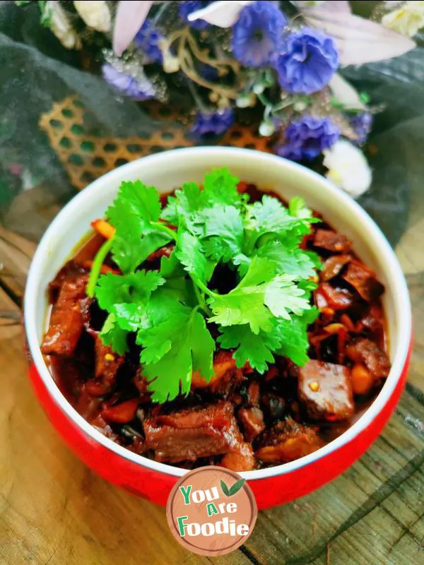 Braised lamb chops in brown sauce