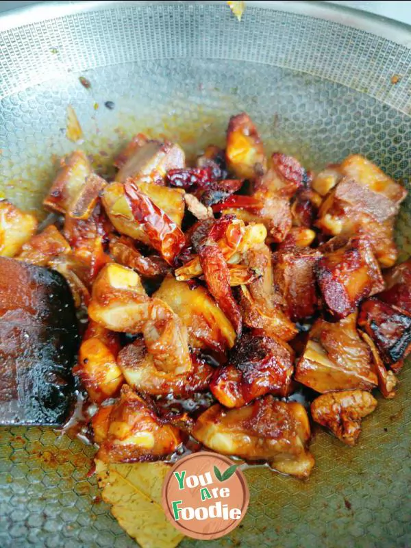 Braised lamb chops in brown sauce