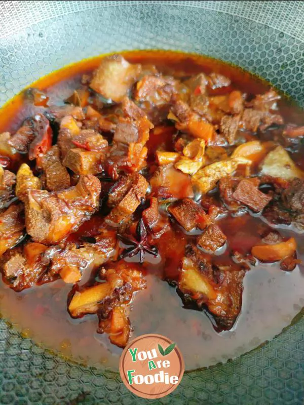 Braised lamb chops in brown sauce