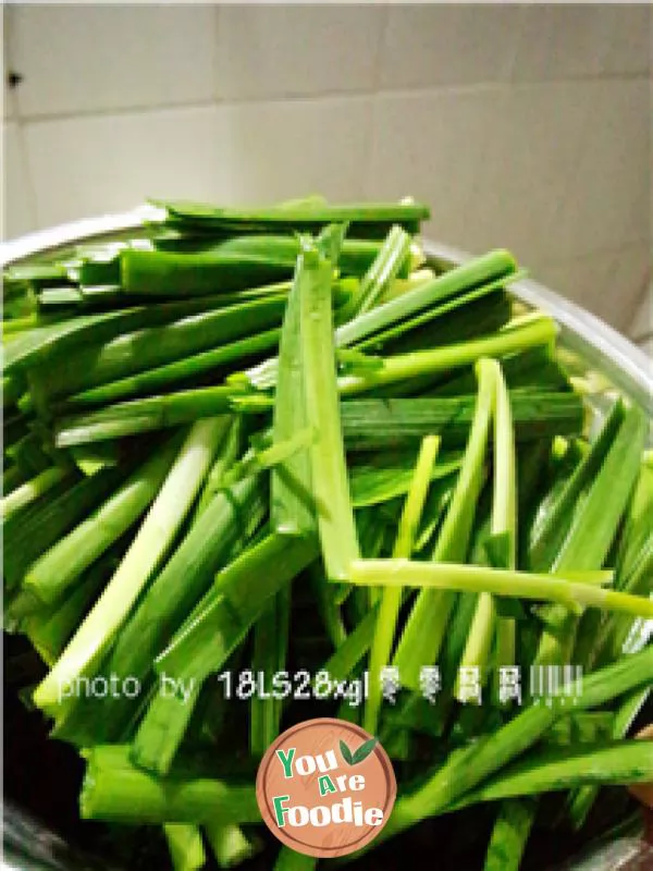 Home cooked dish: fried bean skin with leeks