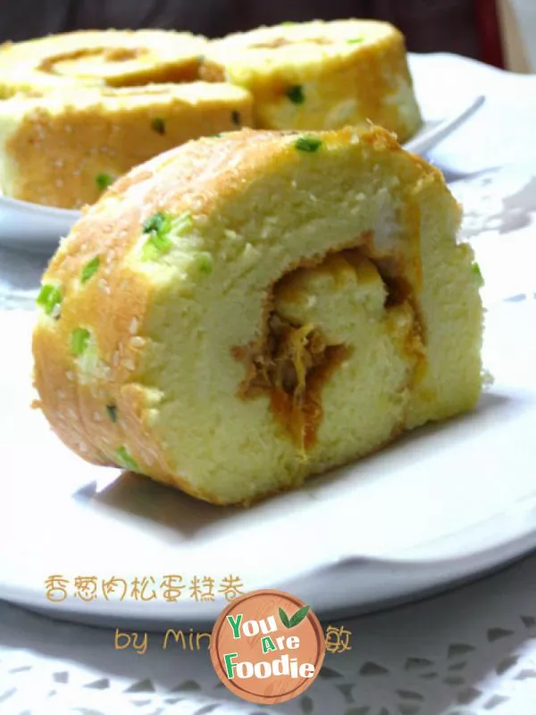 Cake roll with scallion and meat floss