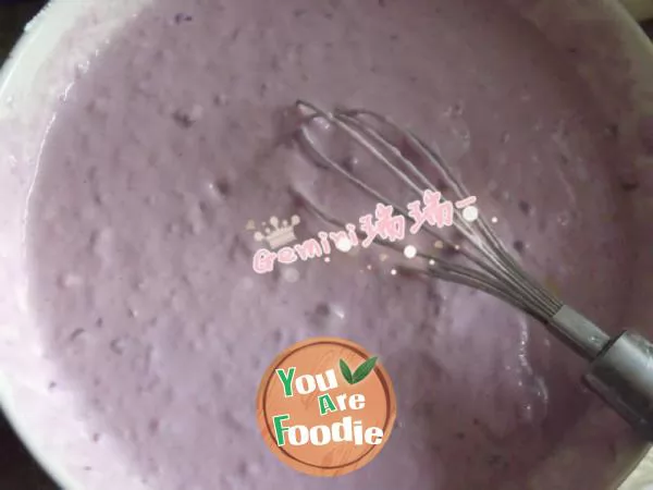 Rice cooker version of purple potato cake