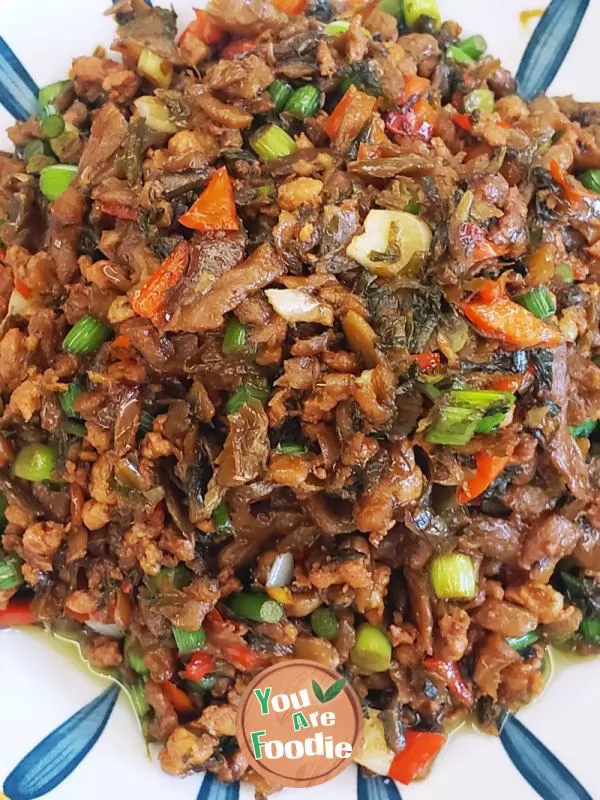 Simple Kwai food - fried minced meat with Grandma's vegetables