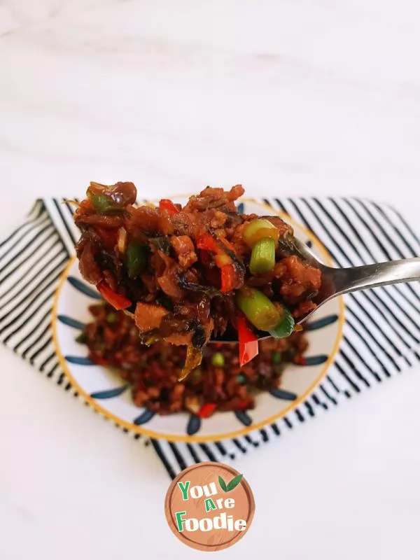 Simple Kwai food - fried minced meat with Grandma's vegetables