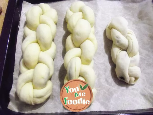 Bean paste braided bread - (4 strands) easy to operate