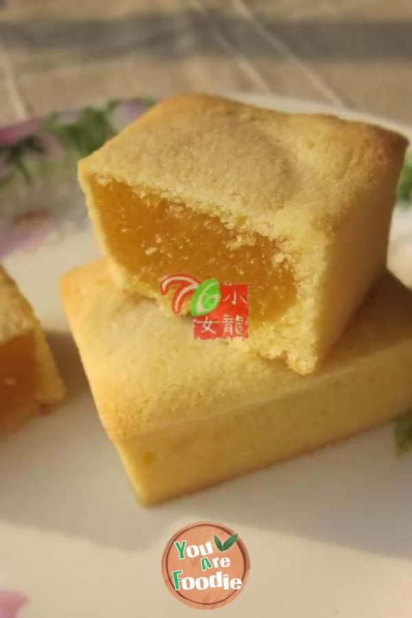 Perfect combination of skin and stuffing -- pineapple cake