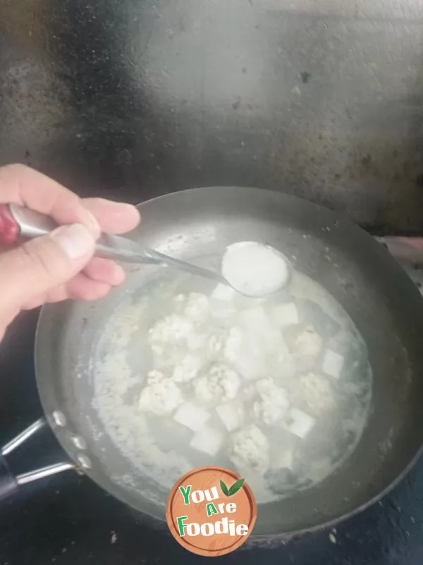 Chicken balls and tofu soup