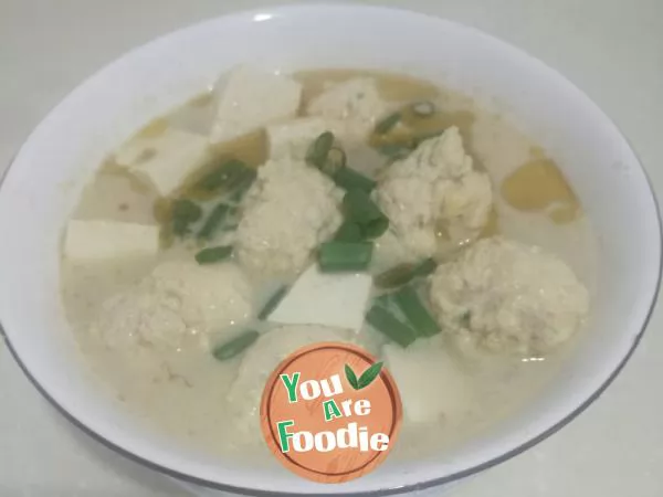 Chicken balls and tofu soup