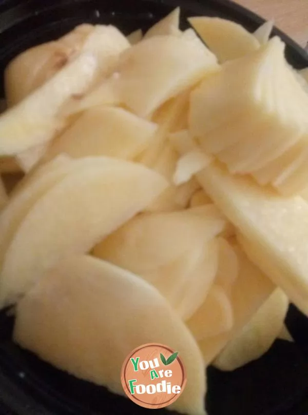 Potato slices with leeks