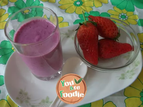 Purple-cabbage-yogurt-shake