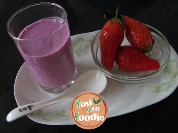 Purple cabbage yogurt shake