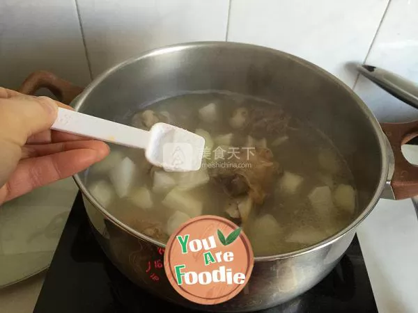 Stewed radish with mutton