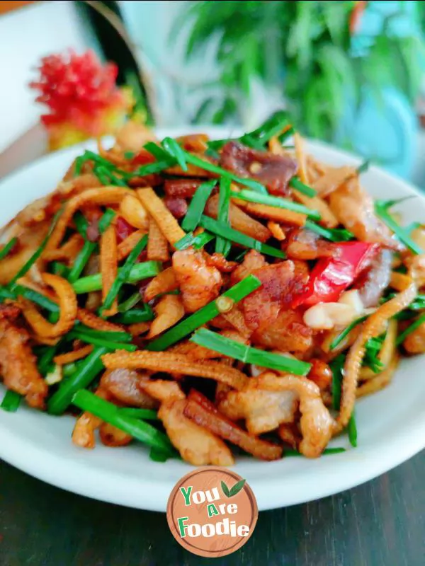 Stir fried pork with thousand pieces of silk