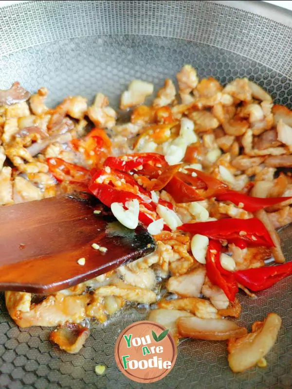 Stir fried pork with thousand pieces of silk