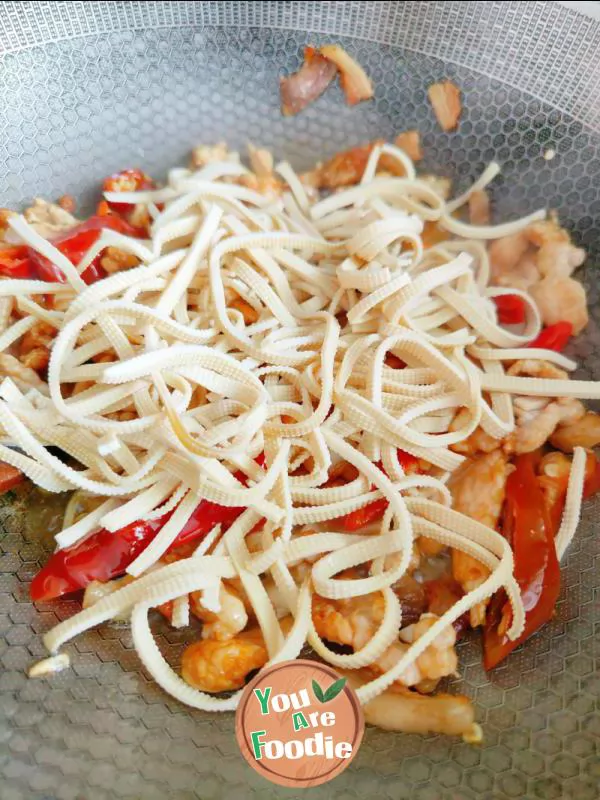 Stir fried pork with thousand pieces of silk