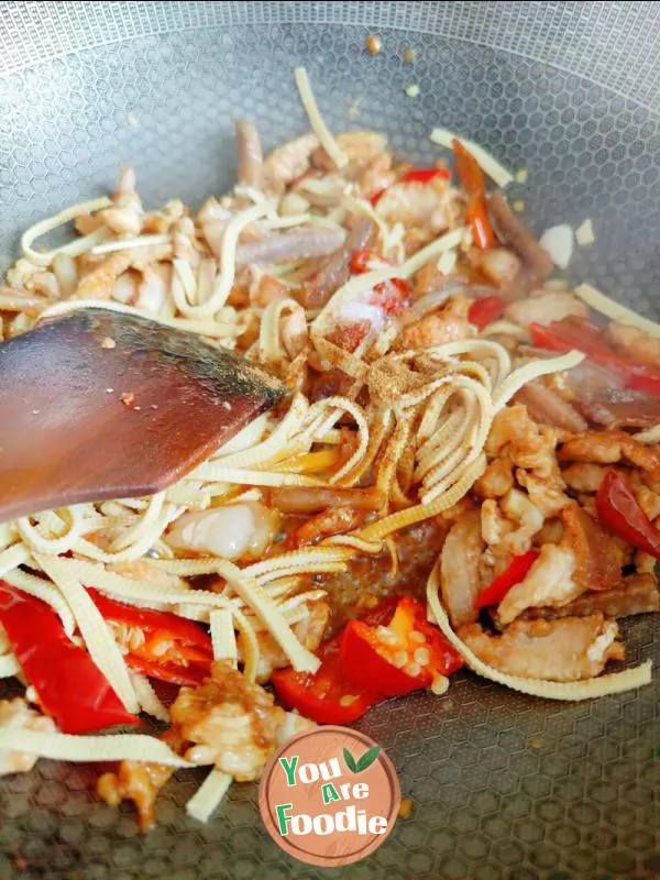 Stir fried pork with thousand pieces of silk