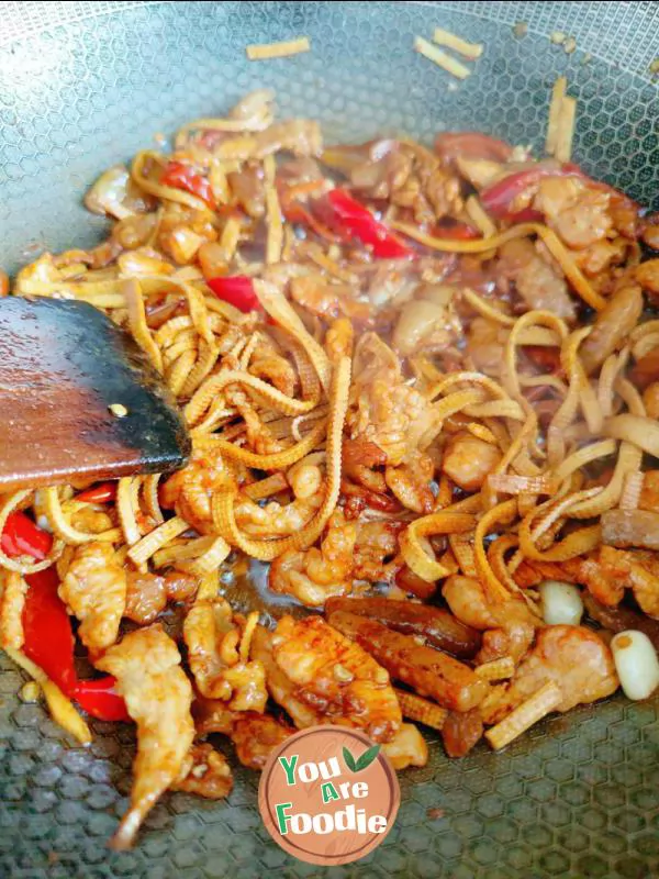 Stir fried pork with thousand pieces of silk