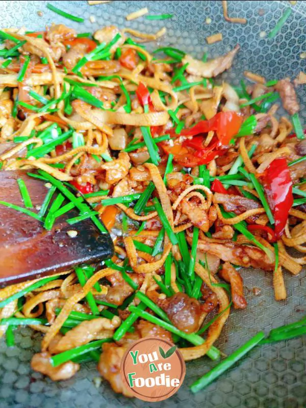 Stir fried pork with thousand pieces of silk