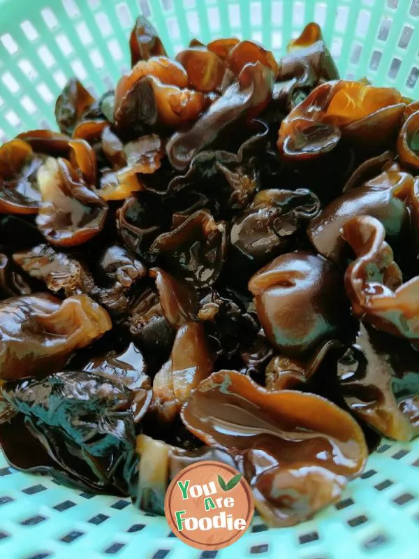 Mixed Black Fungus with Coriander