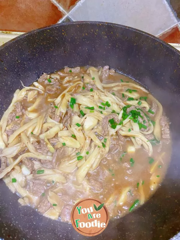 Fried beef tenderloin with Pleurotus eryngii