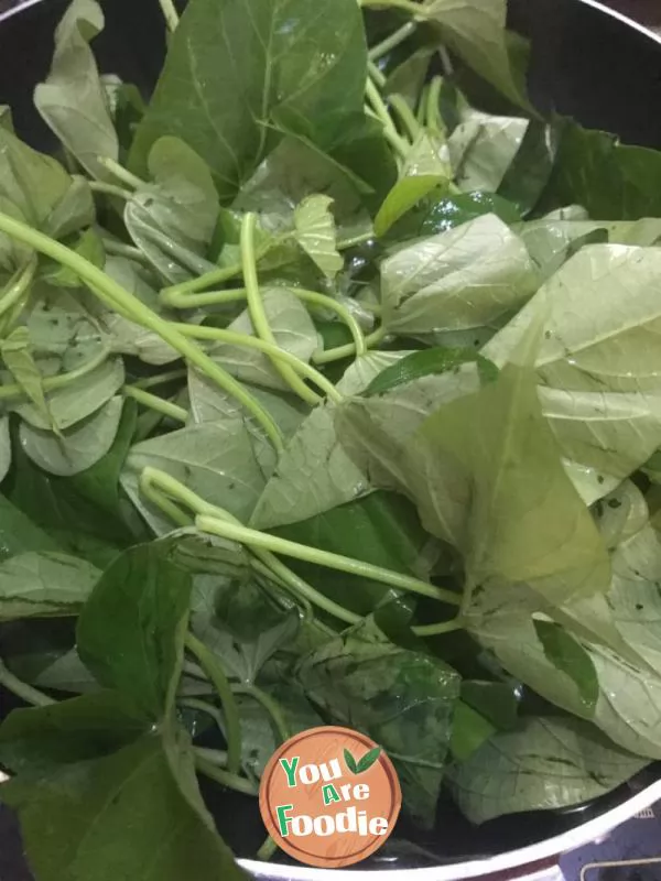 Fried potato leaves with shrimp head Paste