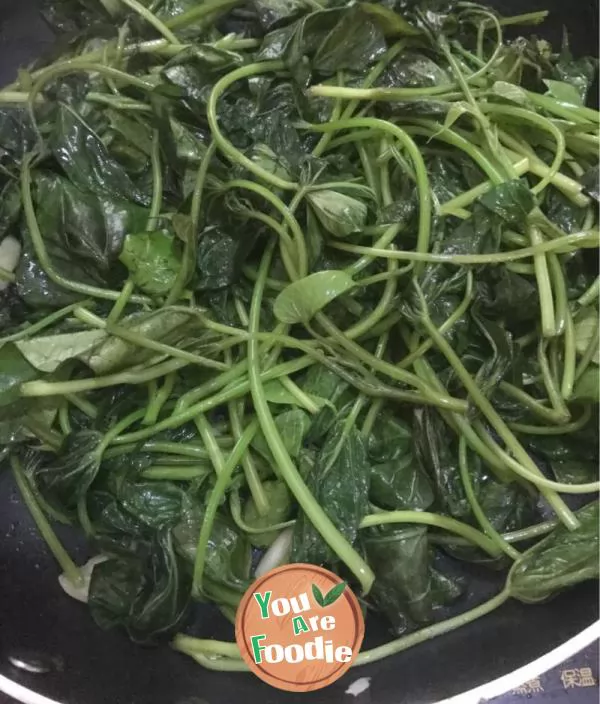 Fried potato leaves with shrimp head Paste