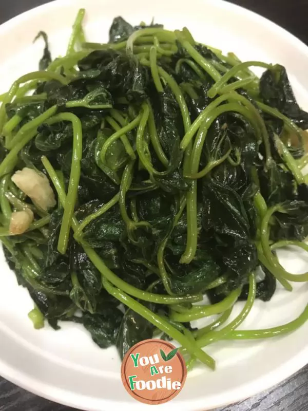 Fried potato leaves with shrimp head Paste