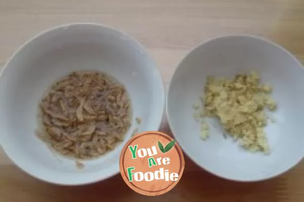 [fried noodles with sauce, pattern making] fried noodles with asparagus and fresh shrimp