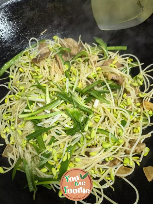 Stir fried Soybean Sprouts with Shredded Peppers