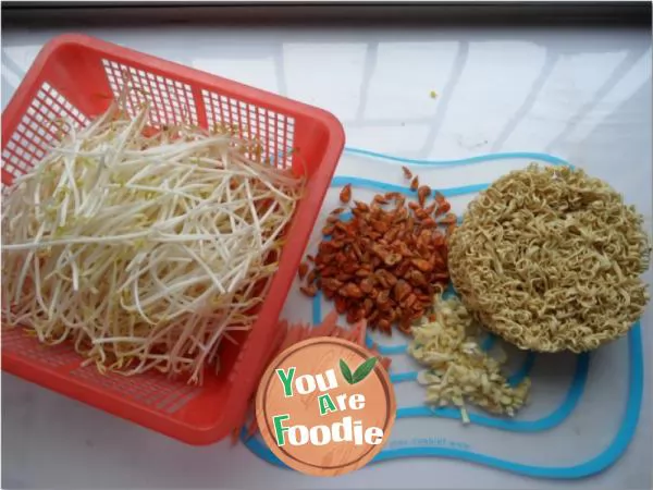 Fried noodles with three shreds