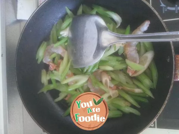 Fried shrimps with celery and agaric