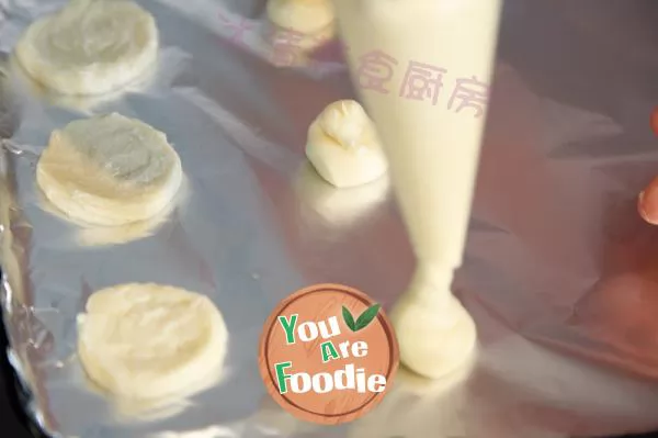 Protein biscuit