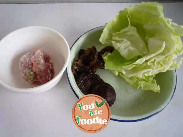 Steamed cabbage meat roll