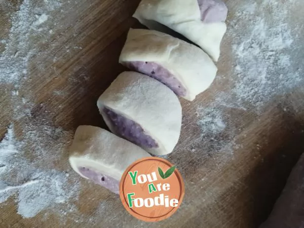 Purple potato steamed bread