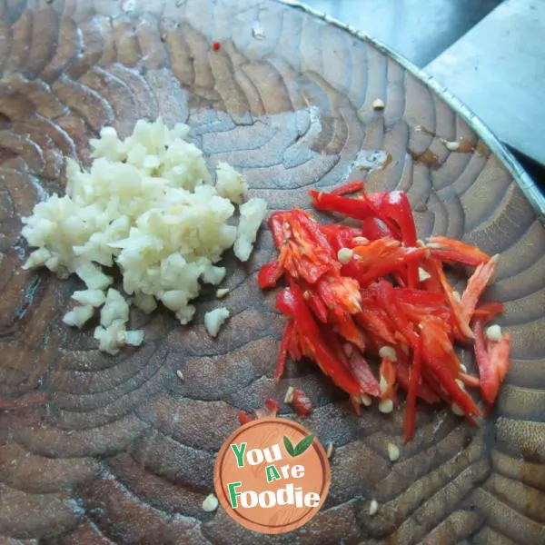 Stir fried shredded tofu with garlic, rice and pepper