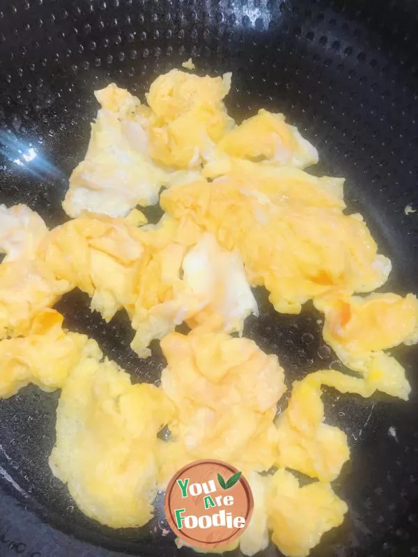 Fried egg with garlic