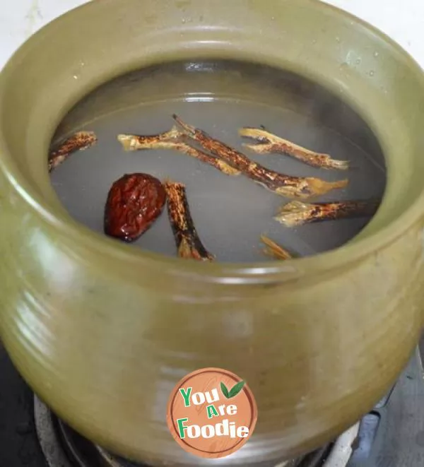 Five finger and peach spareribs soup