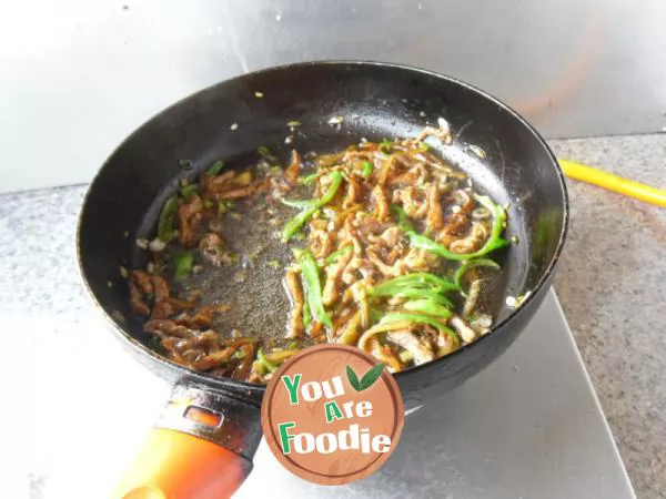 Fried noodles with seasonal vegetables