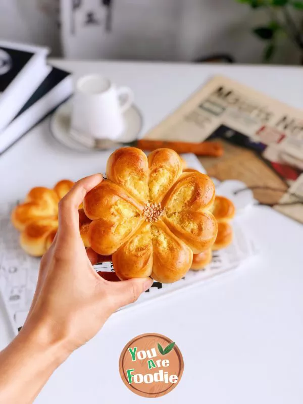 Bread with flower and coconut