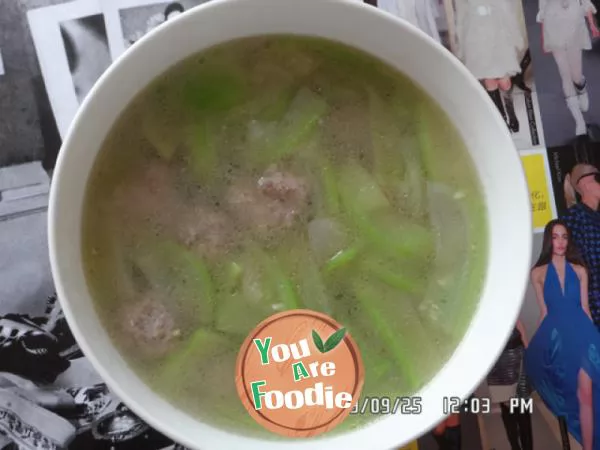 Meat-balls-and-towel-gourd-soup