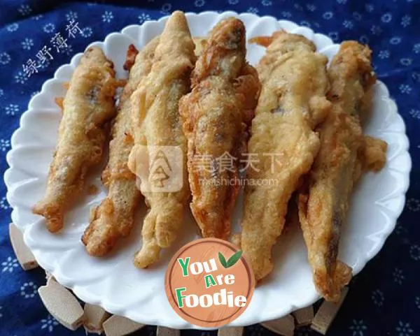 Fried small male fish