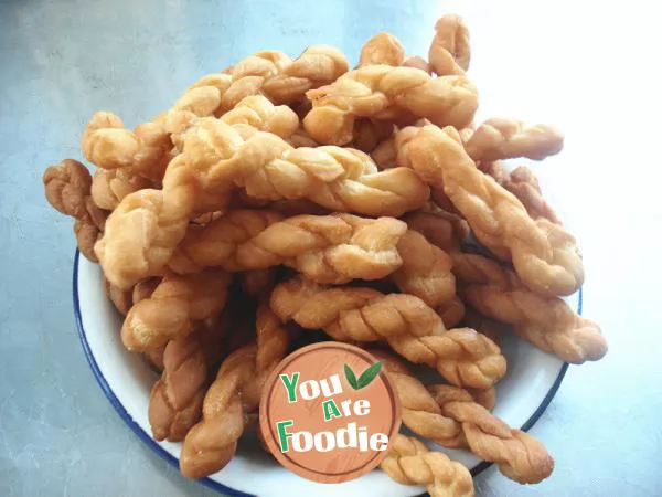 Small fried dough twist