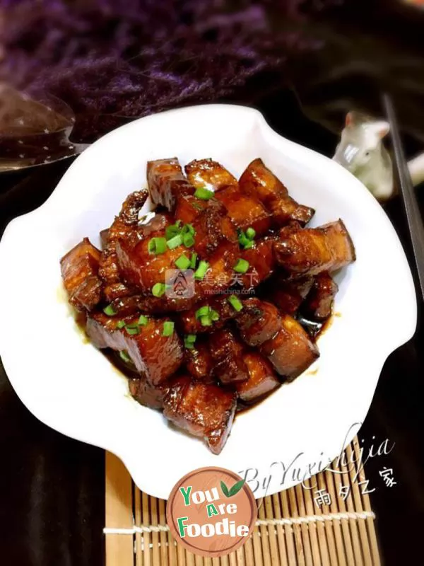 Braised pork in brown sauce