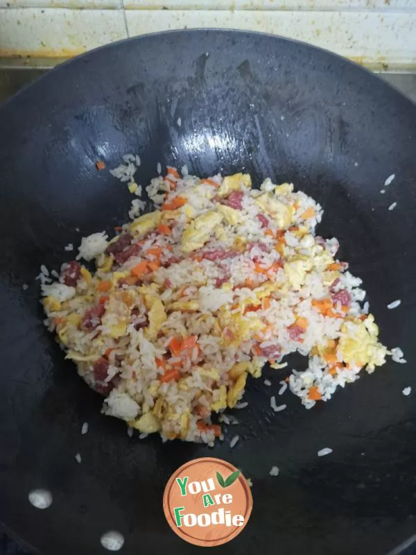 Cantonese sauteed rice with sausage