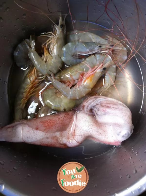 Fried udong with seafood