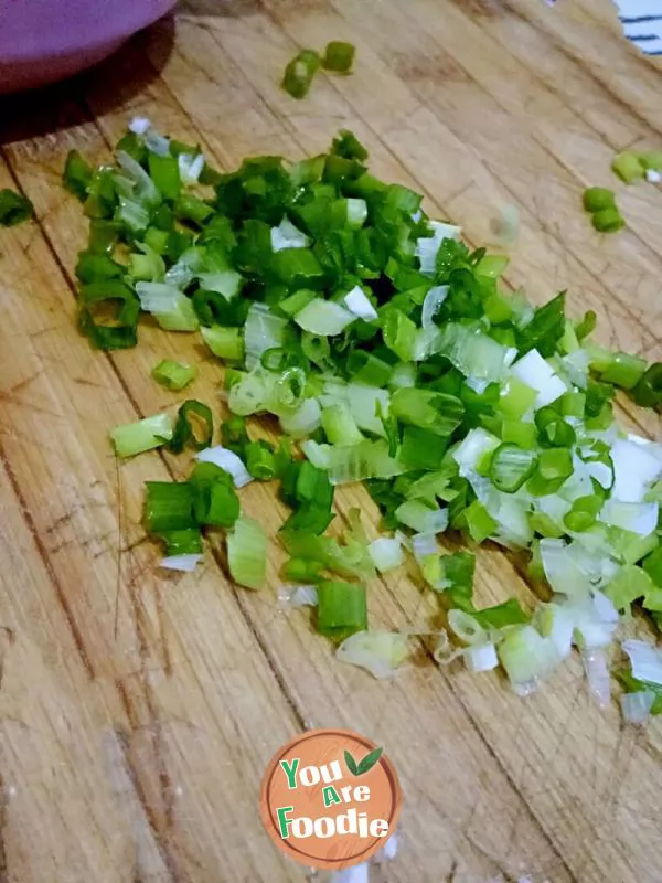 steamed twisted rolls with scallion and spicy salt