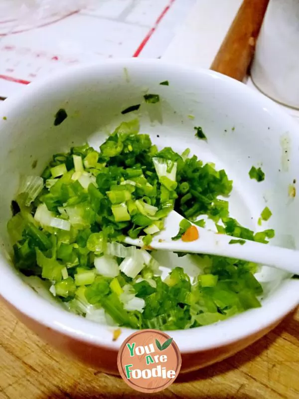 steamed twisted rolls with scallion and spicy salt