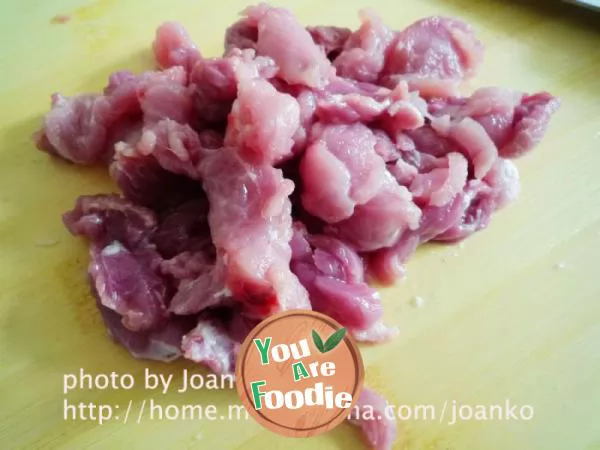 Home healthy fried meat with bamboo shoots