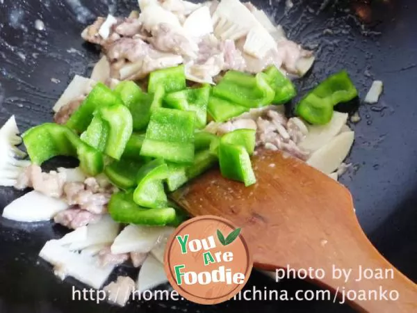 Home healthy fried meat with bamboo shoots